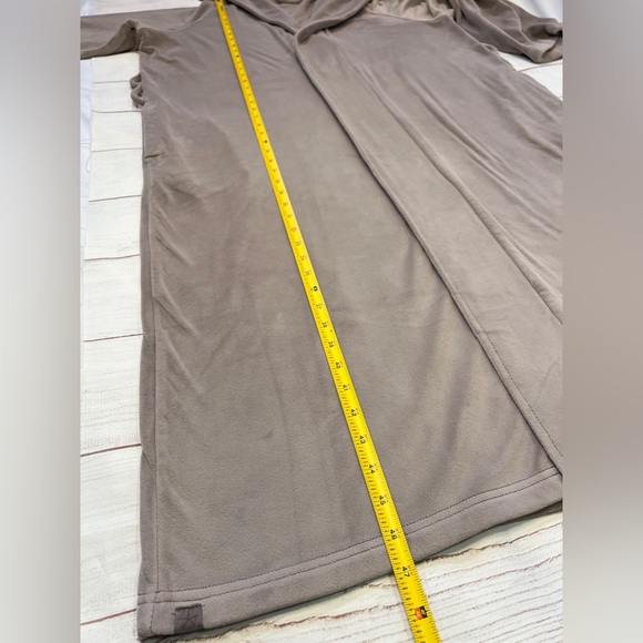 Barefoot Dreams Luxechic Hooded Robe - M/L - taupe luxury soft unisex cozy - Picture 13 of 14